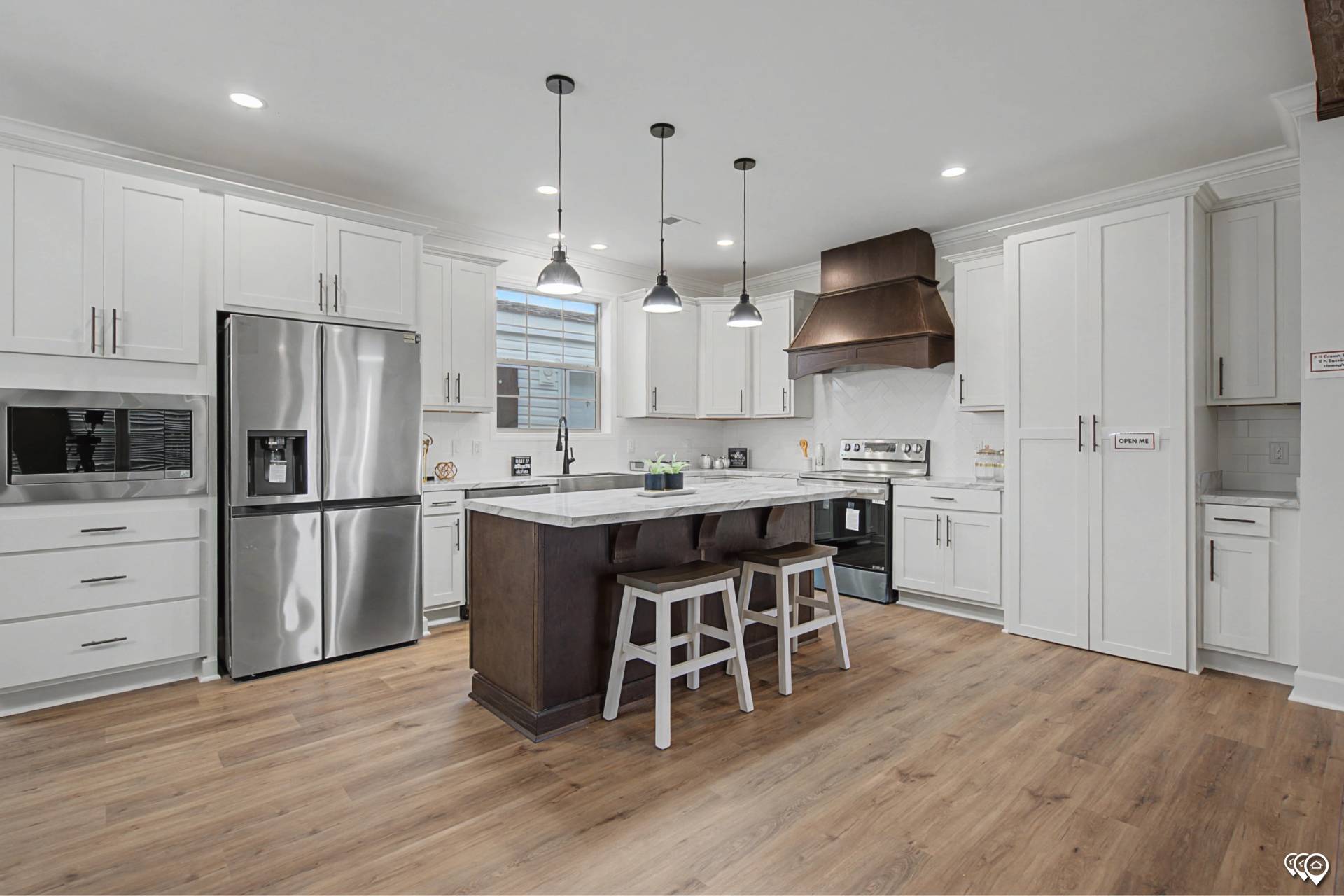 Classic Series DW The Riverview 5036-62-3-32 3BR From Freedom